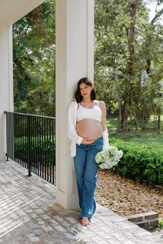 Beautiful outdoor/indoor Maternity session in Houston, Texas